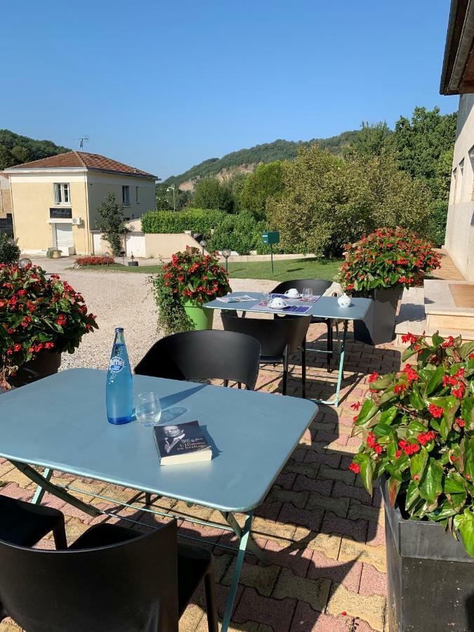 Hotel Brun Saint-Lattier Exterior foto